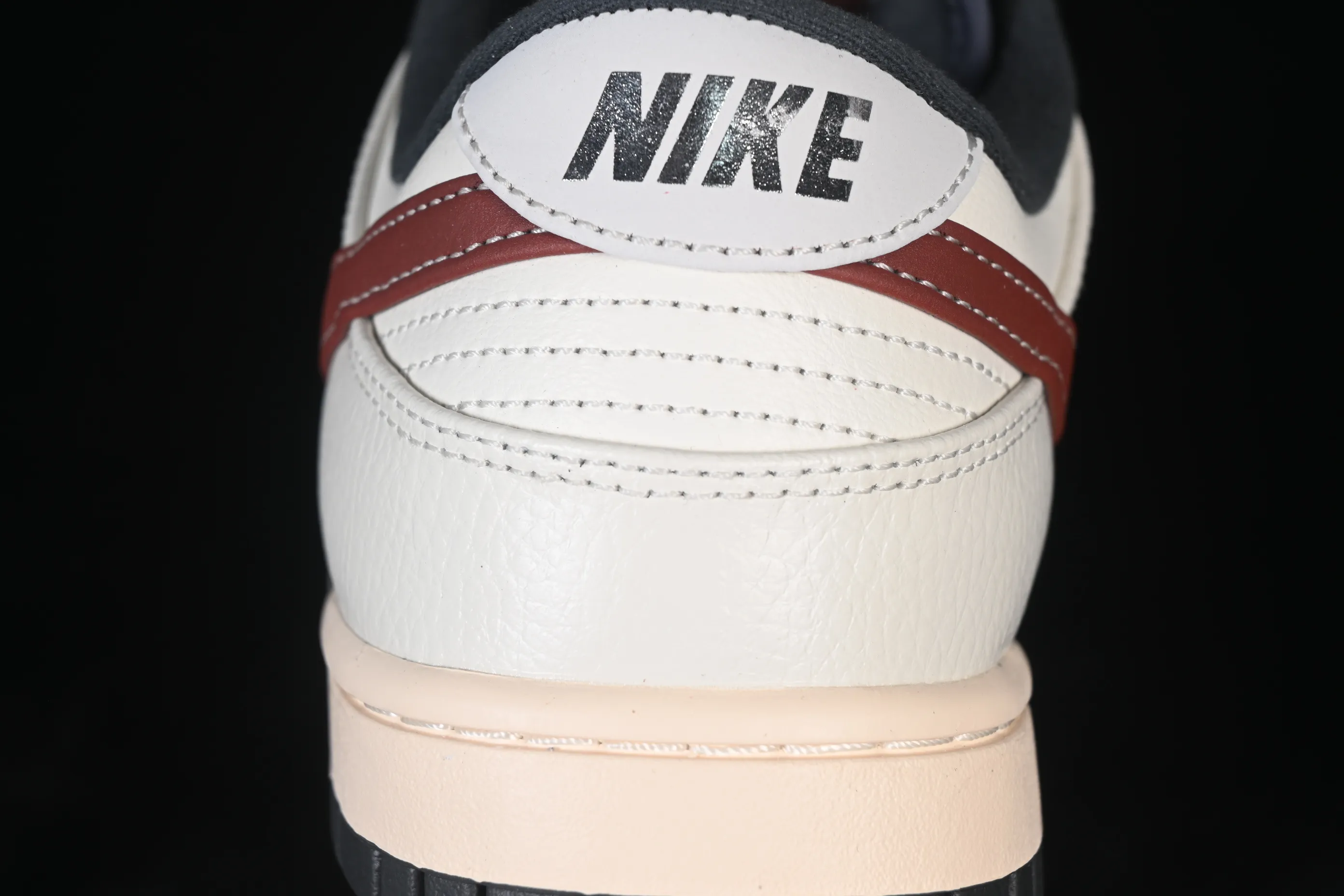 All categories Nk SB Dunk Series Nk SB Dunk Low High-end customized low-top sneakers Nike SB Dunk Low Beige Red Low-top casual sneakers WB0620-118